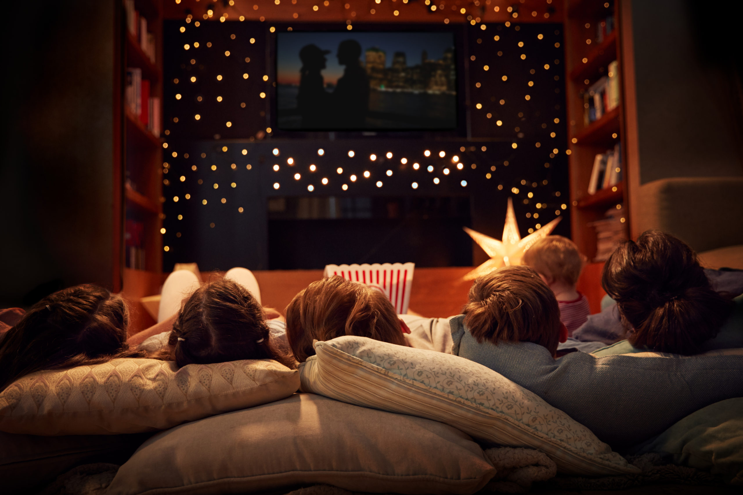 10 Ways to Have the Best Family Movie Night (with unique snack ideas!)