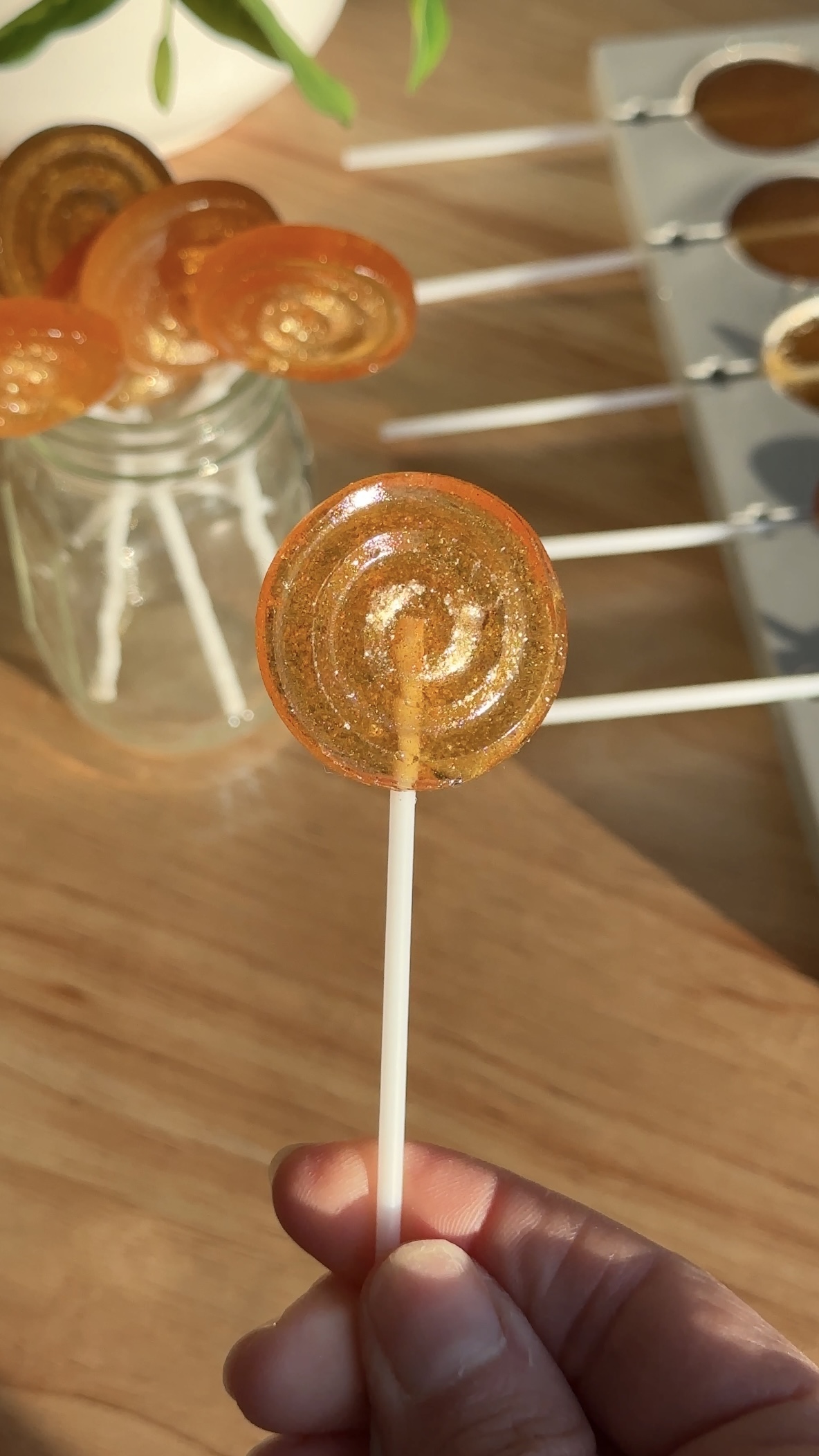 Honey lollipops